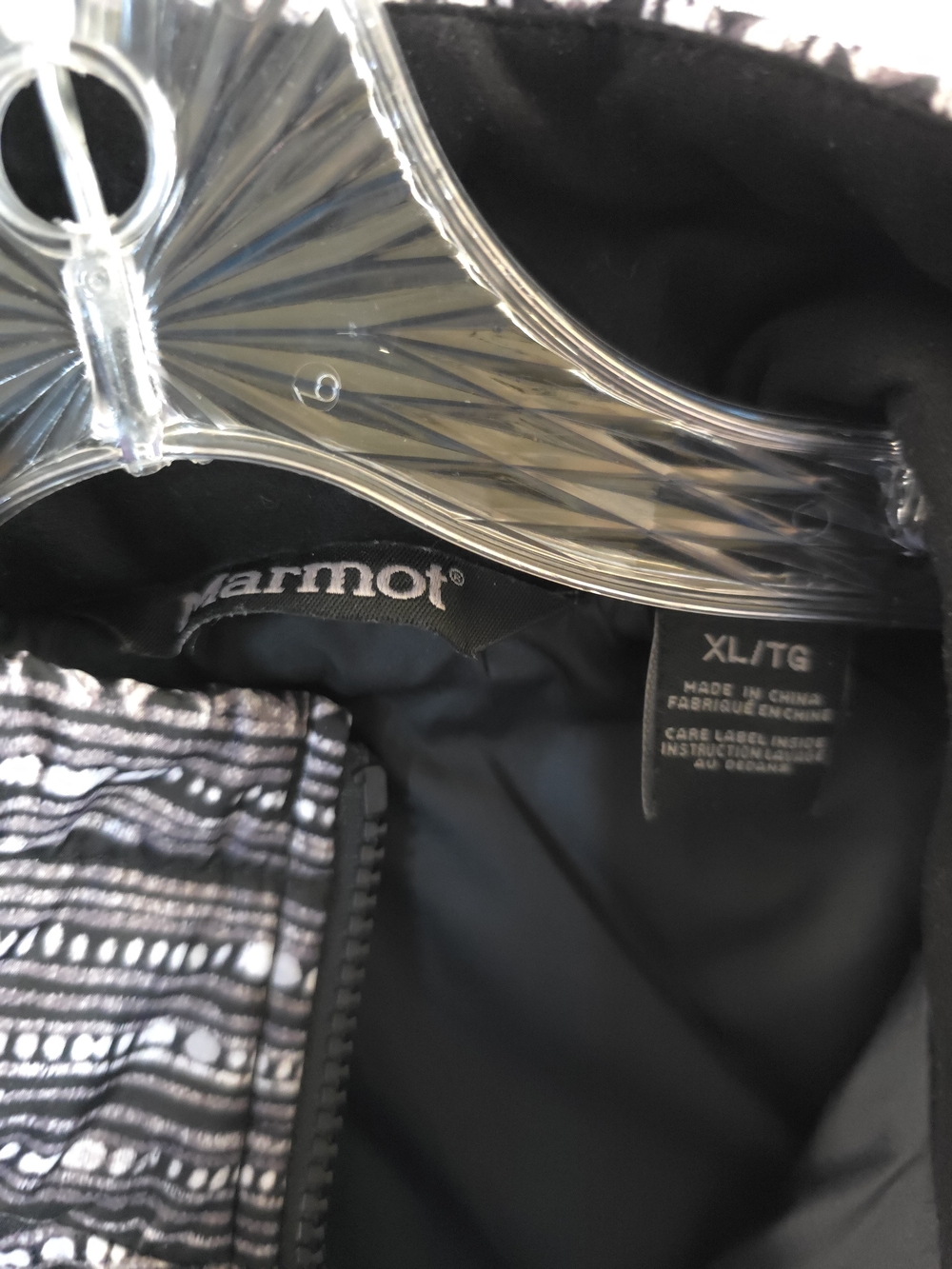 Marmot Quilted Sleeveless Vest in Black and Gray Pattern - Picture 3 of 8